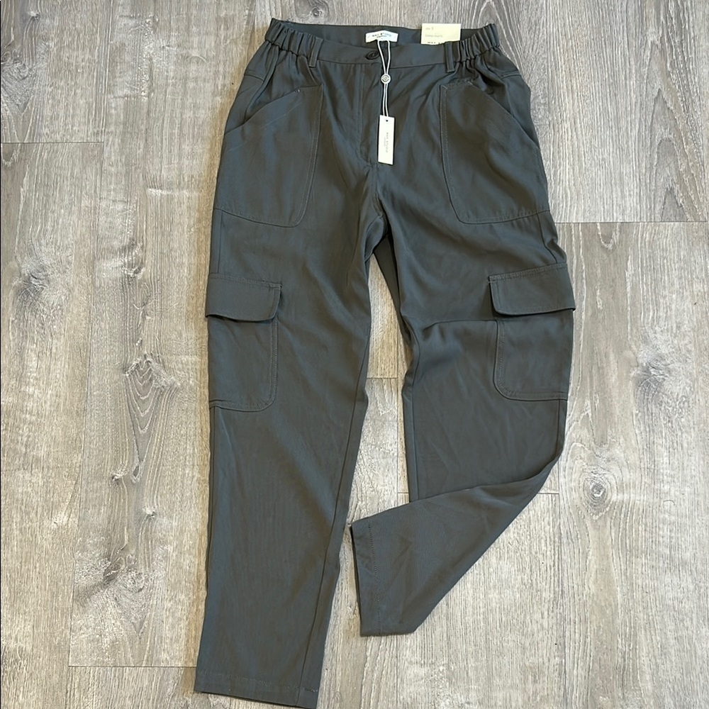 Women Cargo pants  mid rise ankle length